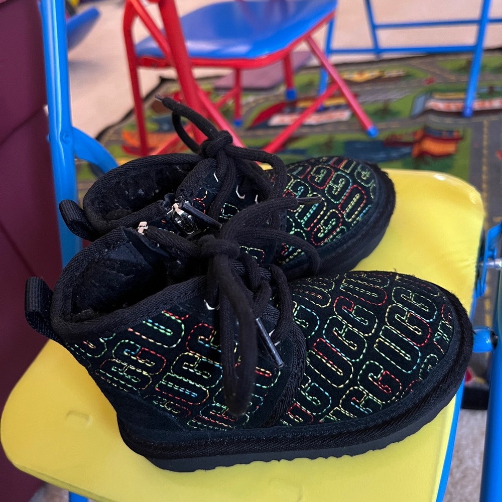 Toddler UGG Neumel